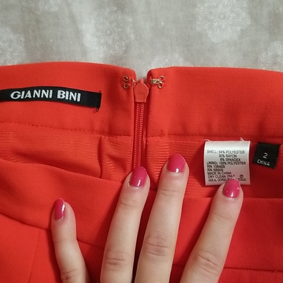 Gianni Bini Flutter Skirt - Picture 5 of 7